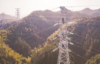 昌景黃高鐵祁門(mén)東牽引站供電工程進(jìn)入收尾階段，為高鐵開(kāi)通注入強(qiáng)勁動(dòng)力